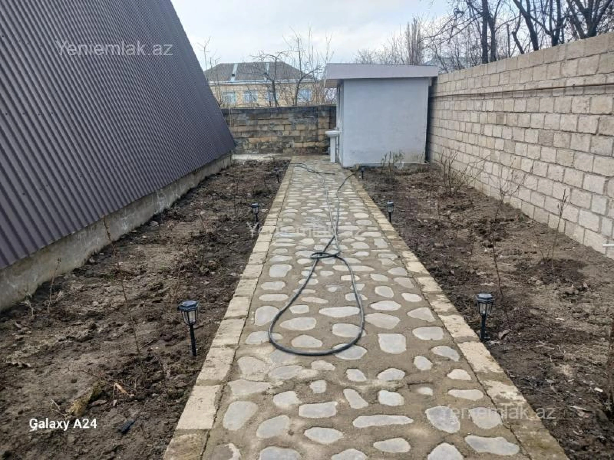 Satılır 6 otaqlı həyət evi 170 m²