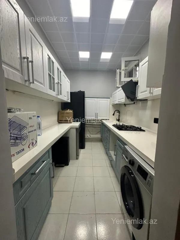 Satılır 3 otaqlı köhnə tikili 125 m²