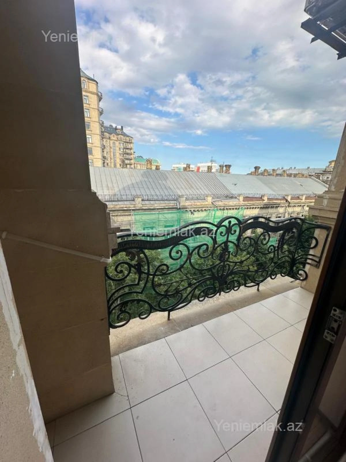 Satılır 3 otaqlı köhnə tikili 125 m²