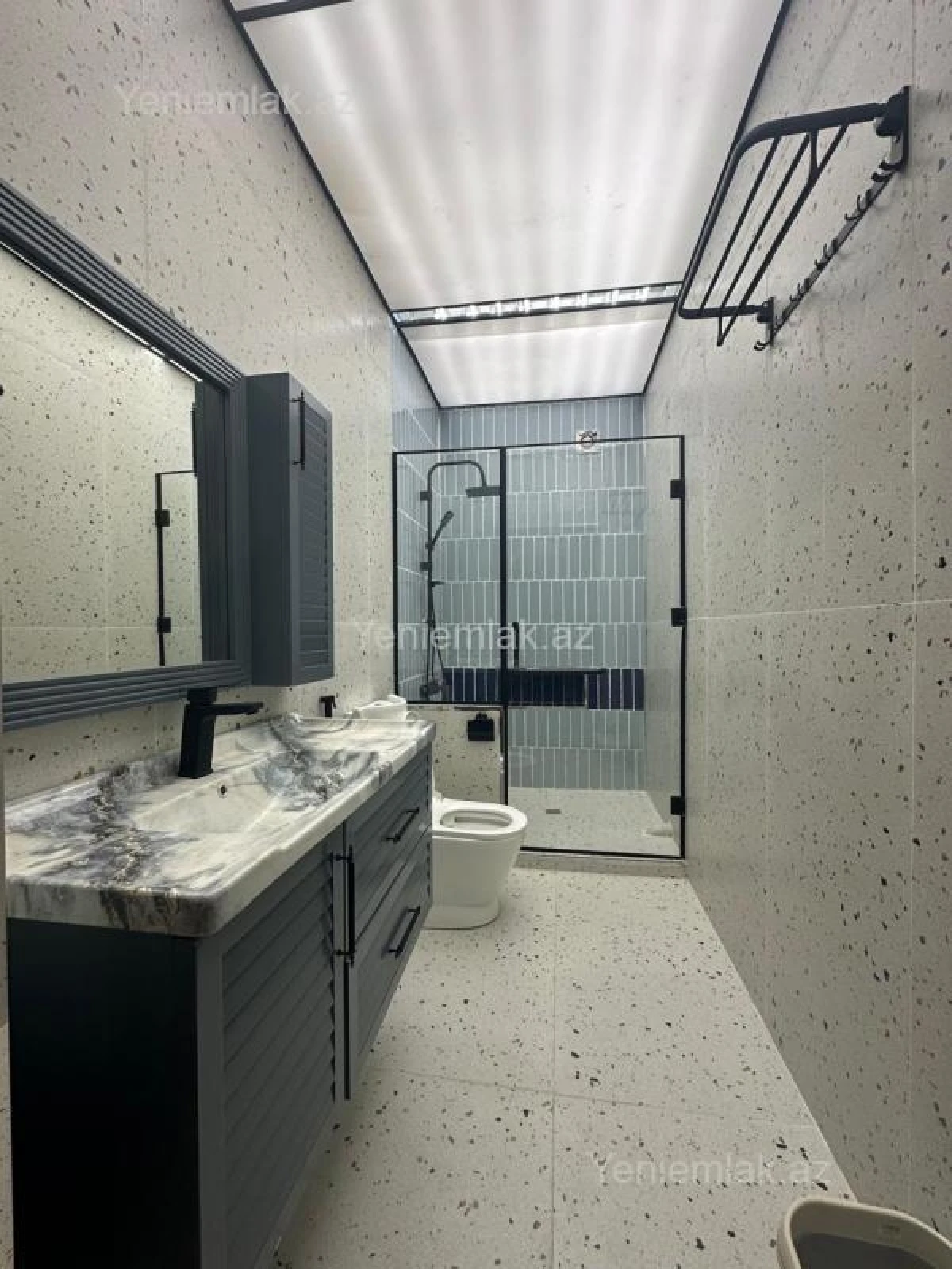 Satılır 3 otaqlı köhnə tikili 125 m²