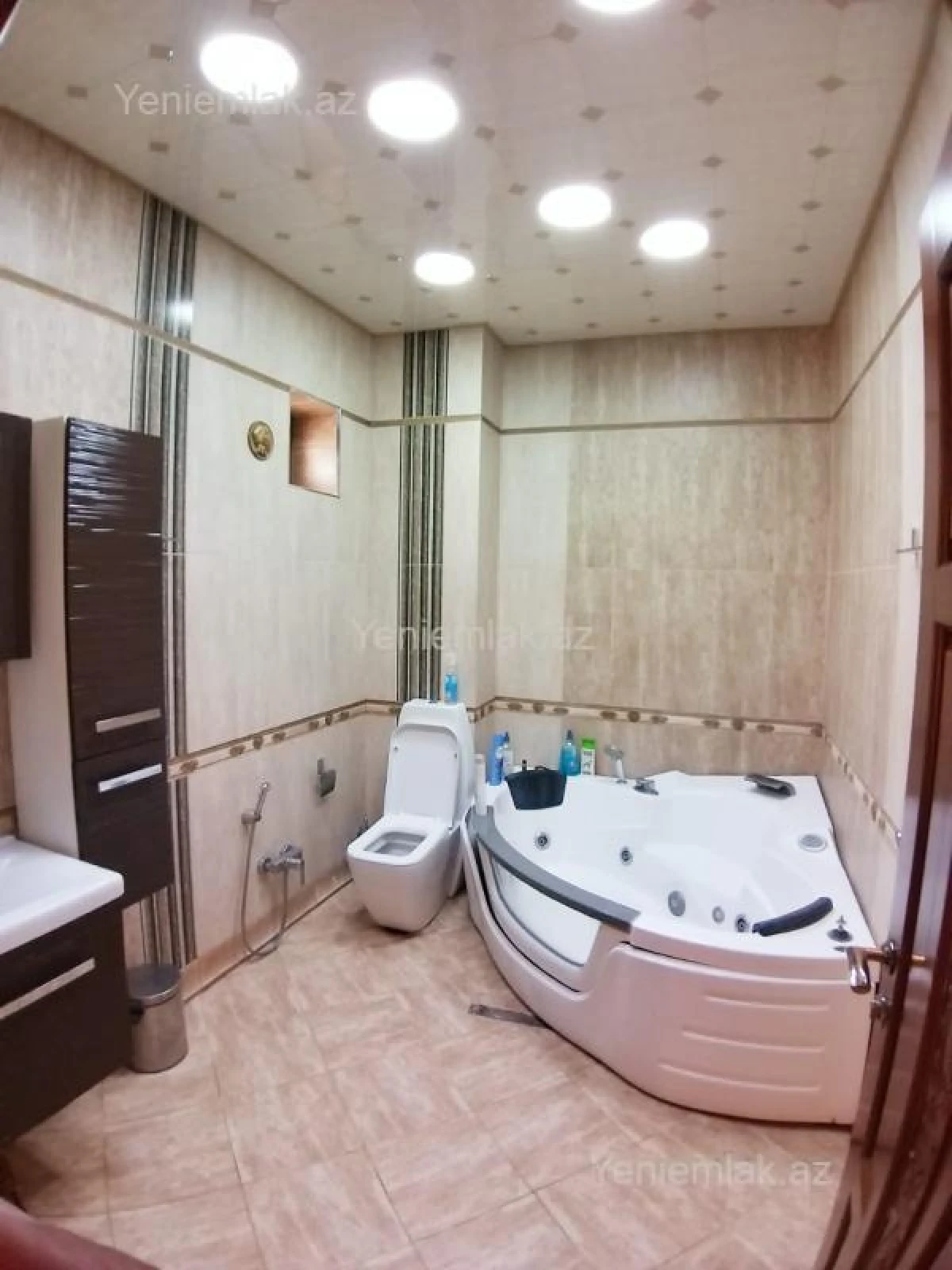 Satılır 5 otaqlı həyət evi 500 m²