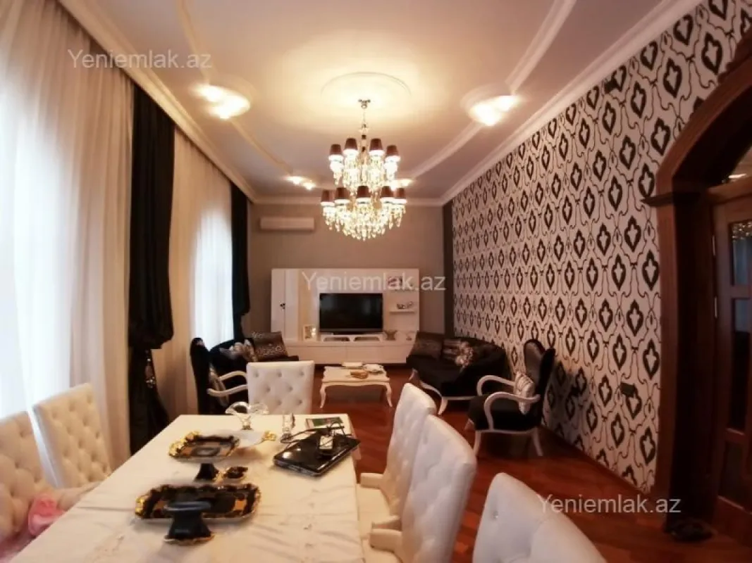 Satılır 5 otaqlı həyət evi 500 m²