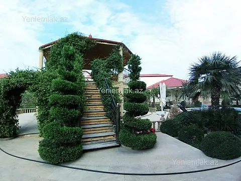 Satılır 5 otaqlı həyət evi 500 m²