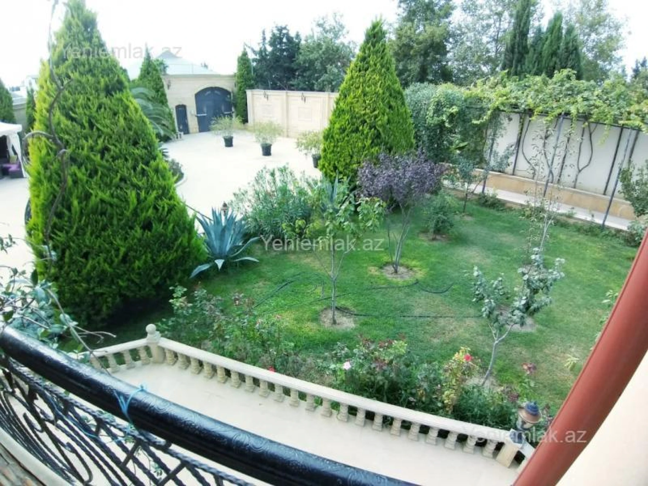 Satılır 5 otaqlı həyət evi 500 m²