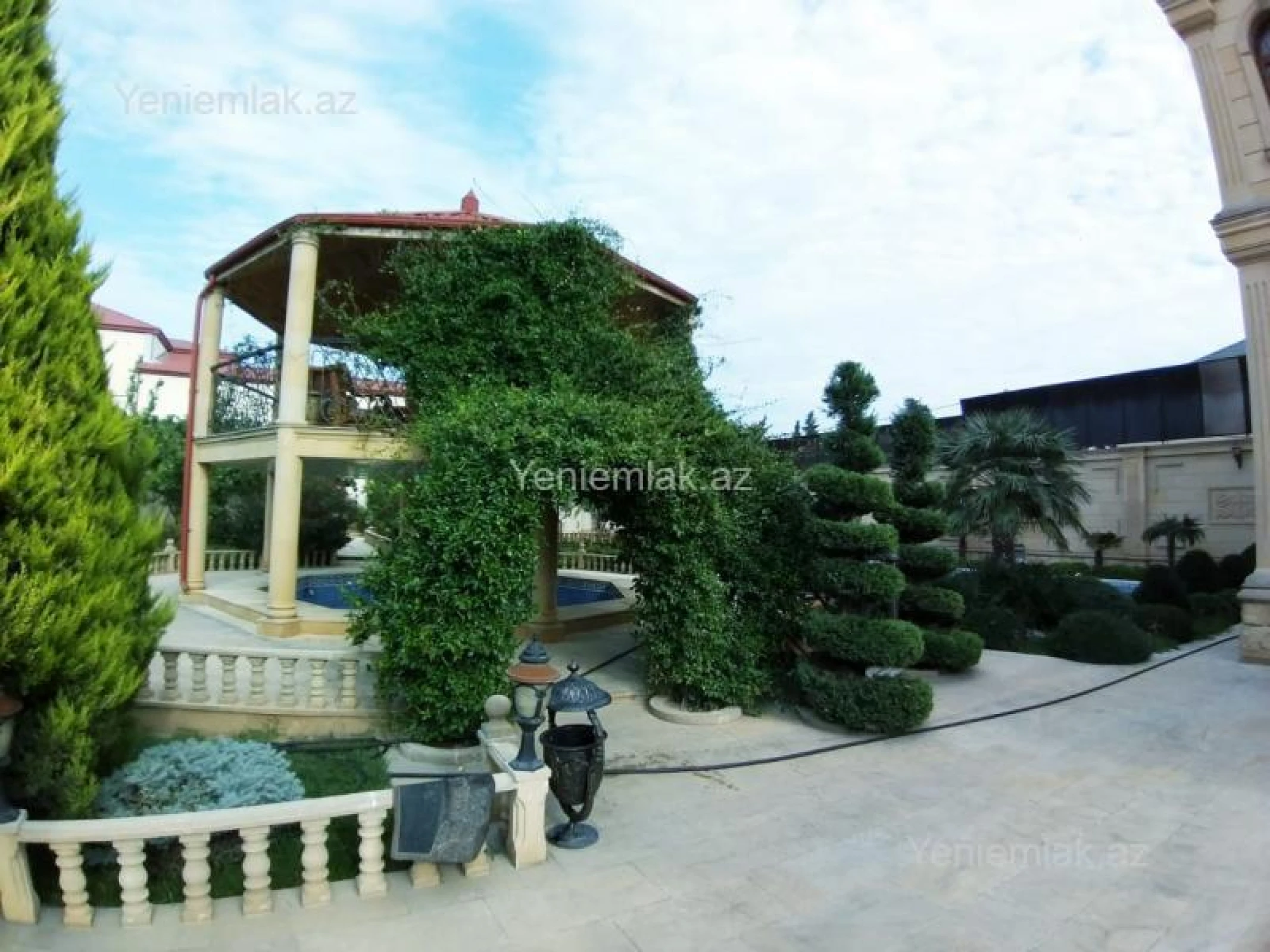 Satılır 5 otaqlı həyət evi 500 m²