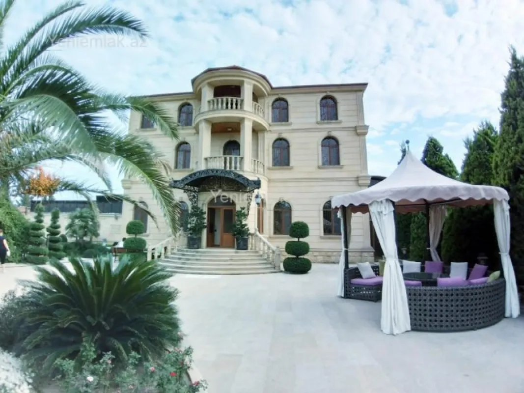 Satılır 5 otaqlı həyət evi 500 m²