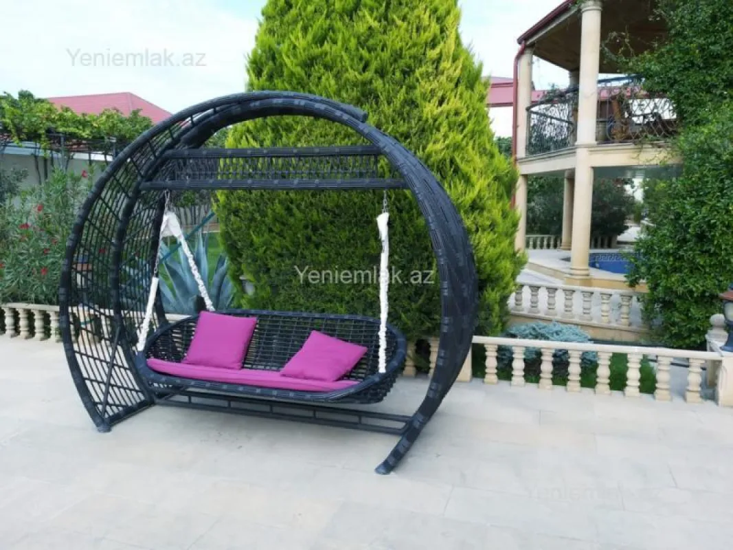 Satılır 5 otaqlı həyət evi 500 m²