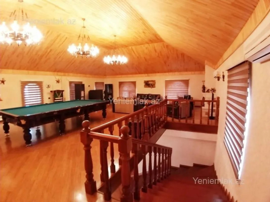 Satılır 5 otaqlı həyət evi 500 m²