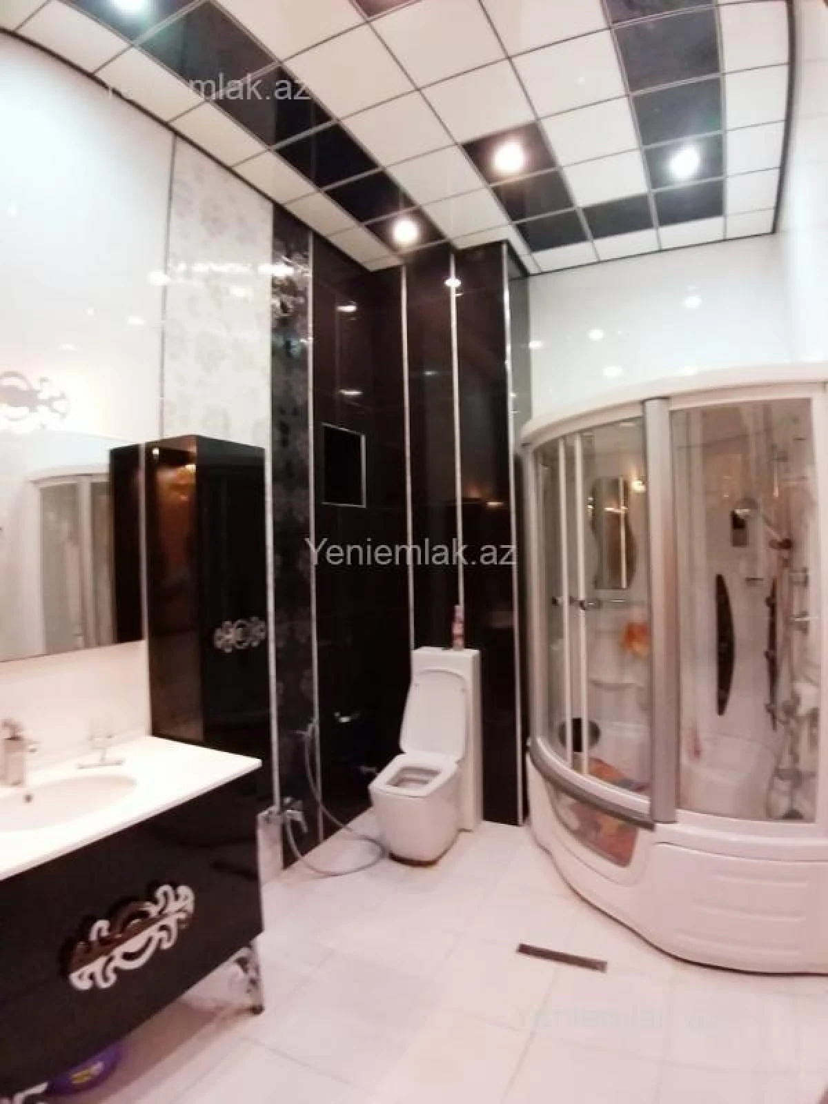 Satılır 5 otaqlı həyət evi 500 m²