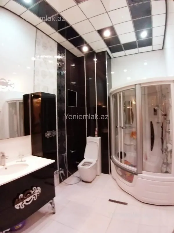 Satılır 5 otaqlı həyət evi 500 m²