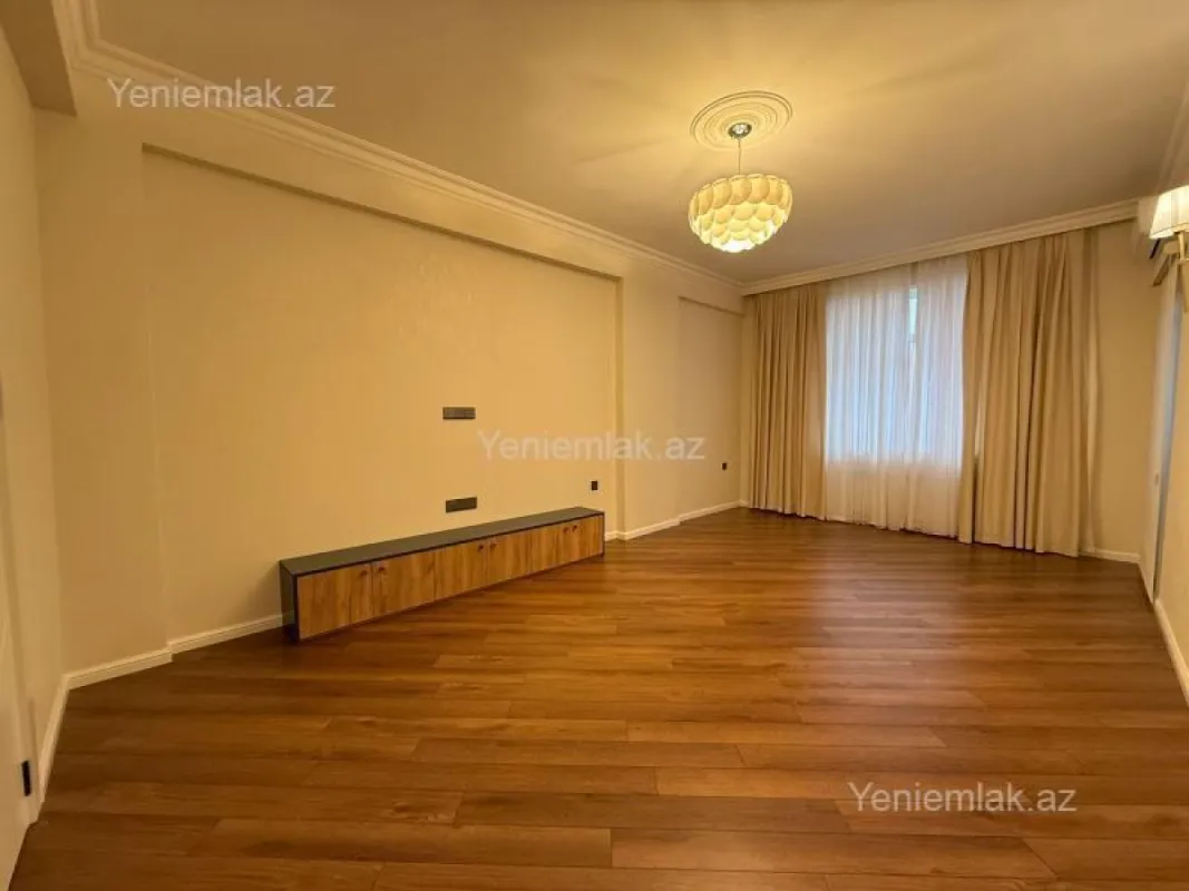 Satılır 3 otaqlı yeni tikili 105 m²