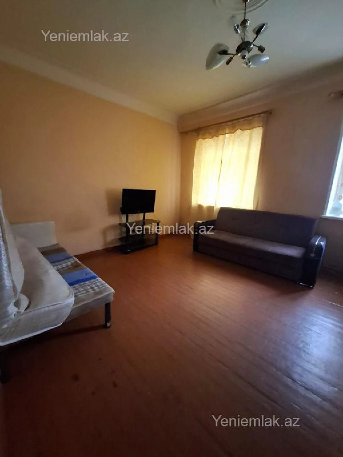 Satılır 2 otaqlı köhnə tikili 45 m²