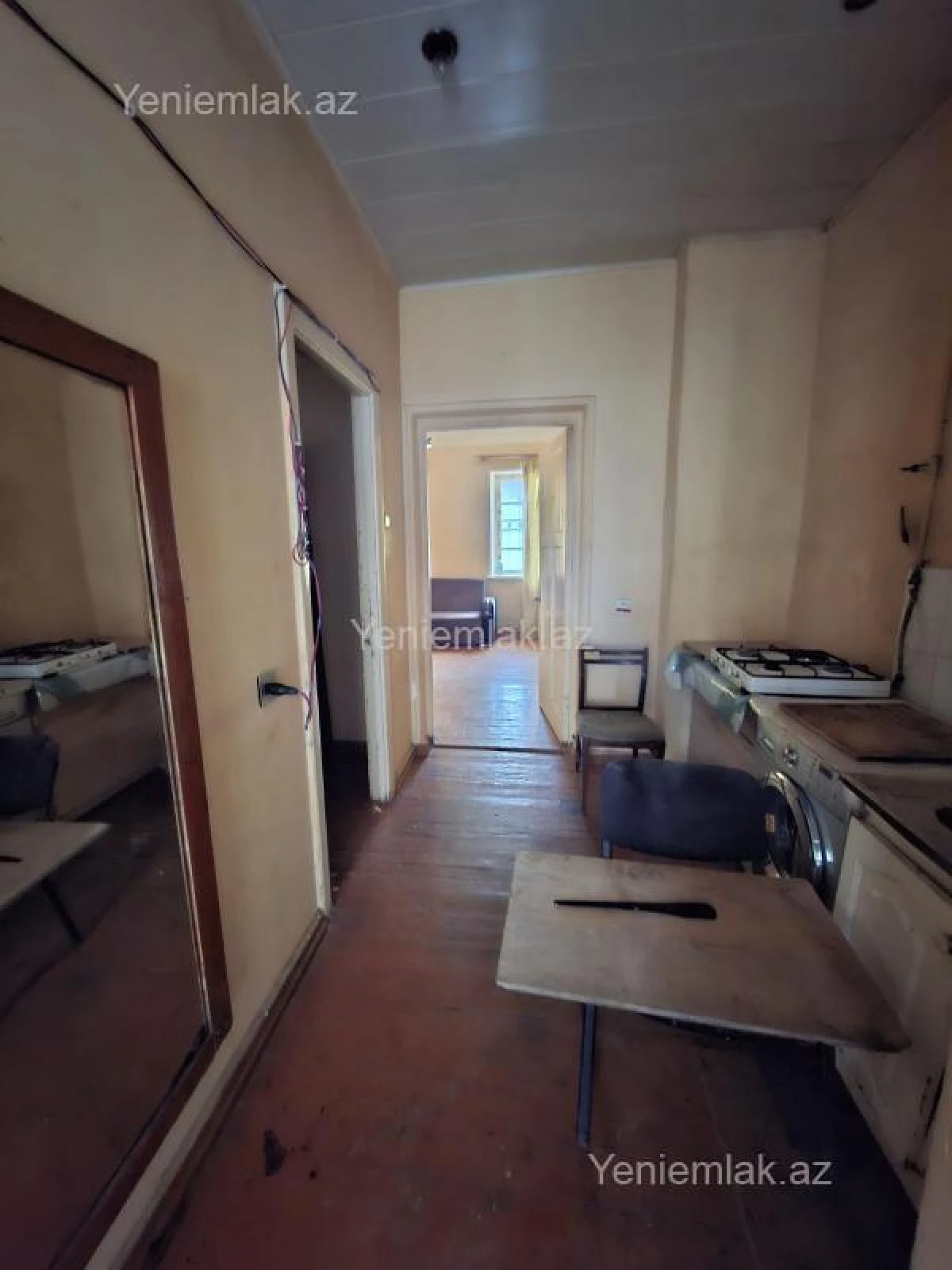 Satılır 2 otaqlı köhnə tikili 45 m²