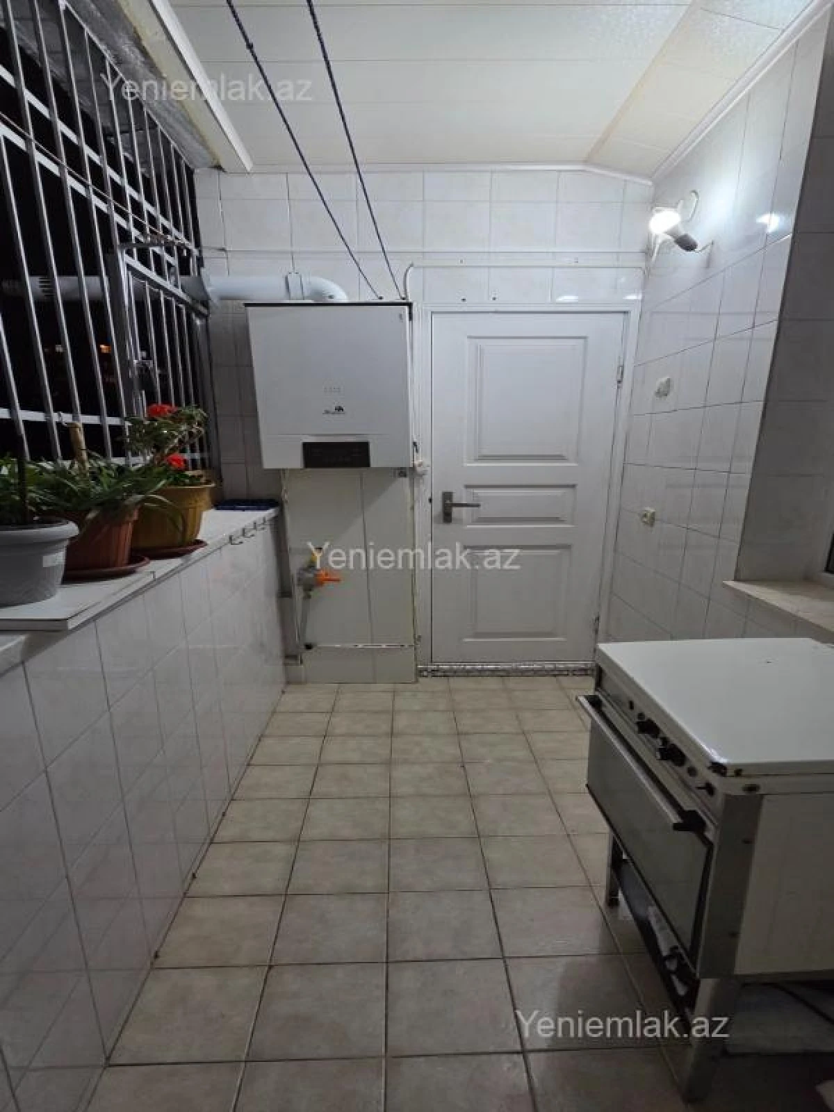Satılır 3 otaqlı köhnə tikili 90 m²