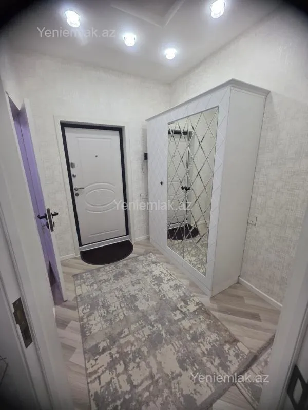 Satılır 3 otaqlı yeni tikili 80 m²