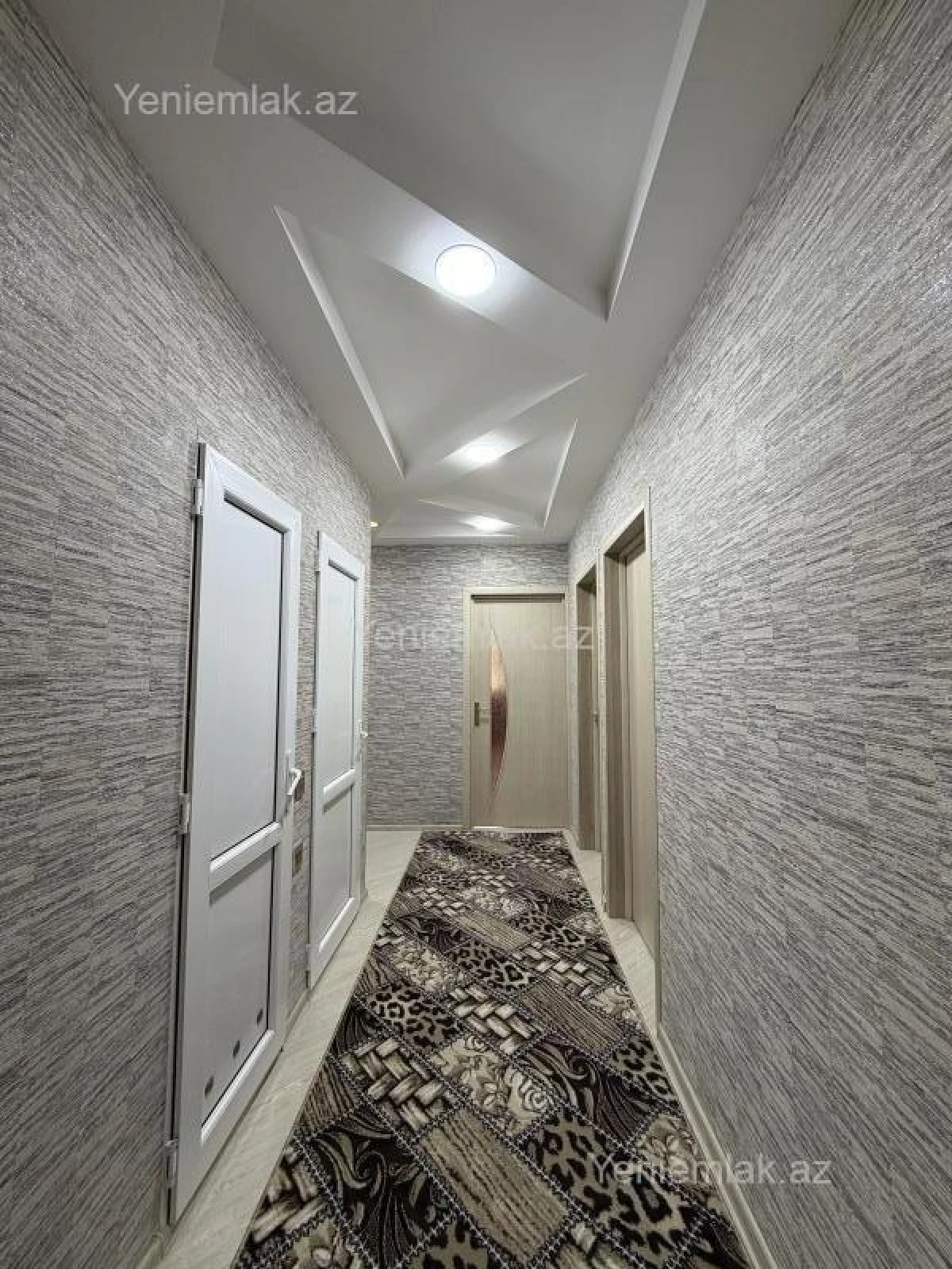 Satılır 3 otaqlı köhnə tikili 90 m²