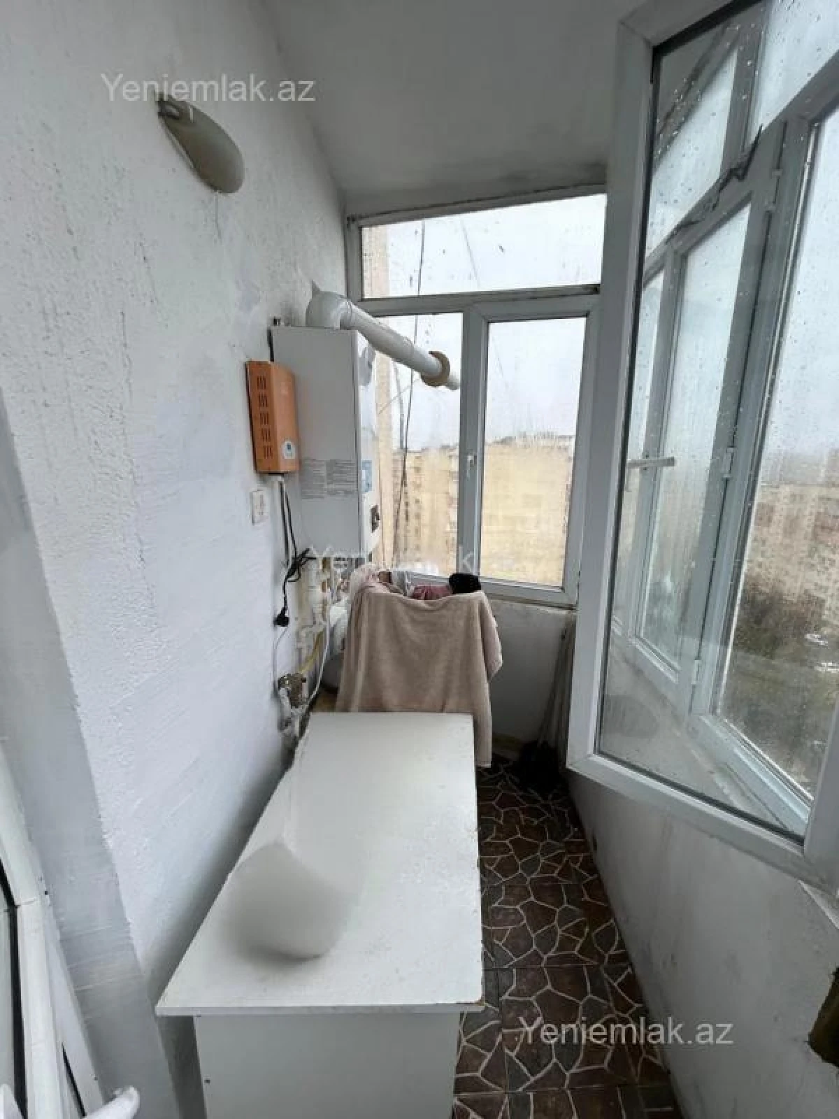 Satılır 2 otaqlı köhnə tikili 43 m²