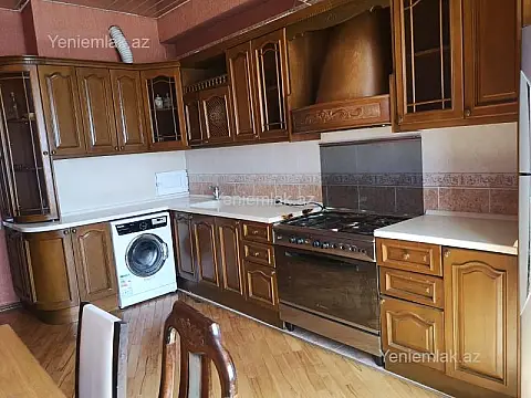 Satılır 4 otaqlı yeni tikili 175 m²