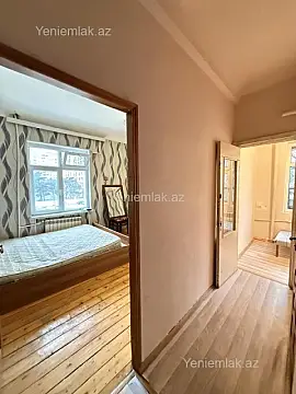 Satılır 1 otaqlı köhnə tikili 42 m²