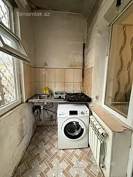 Satılır 1 otaqlı köhnə tikili 42 m²