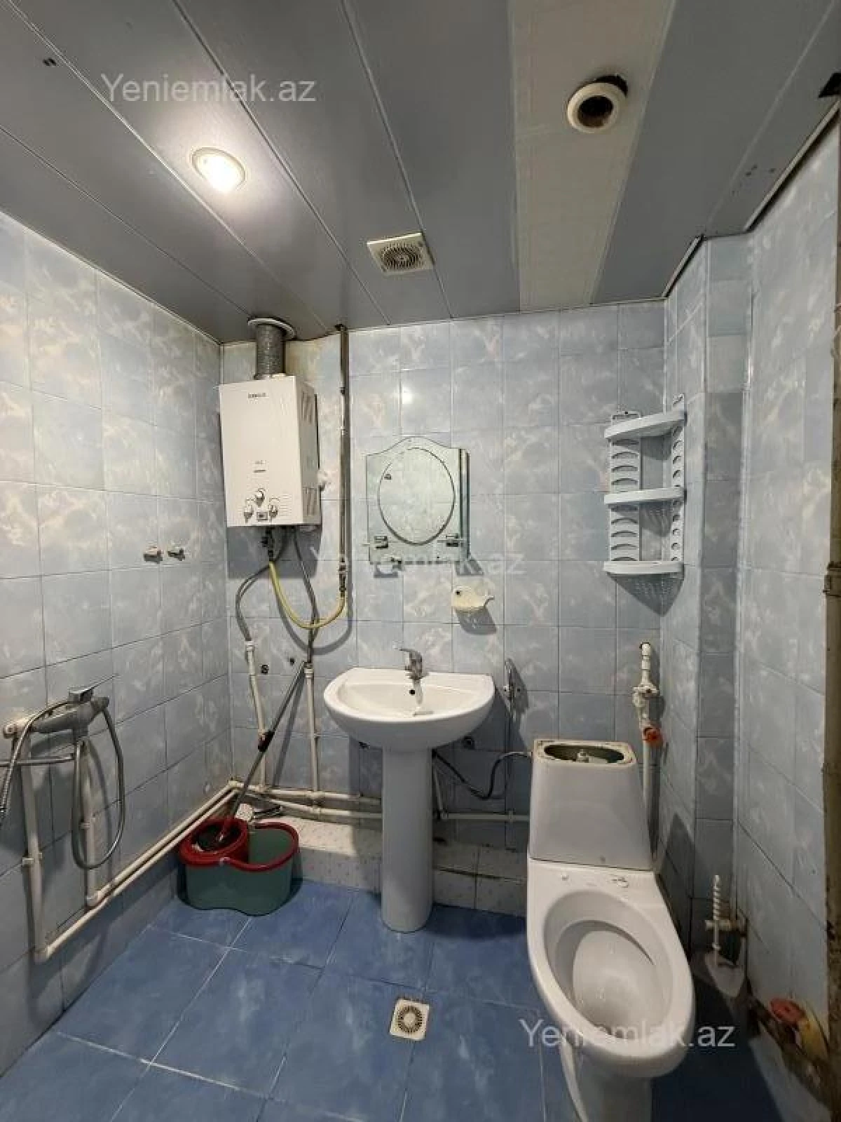 Satılır 1 otaqlı köhnə tikili 42 m²