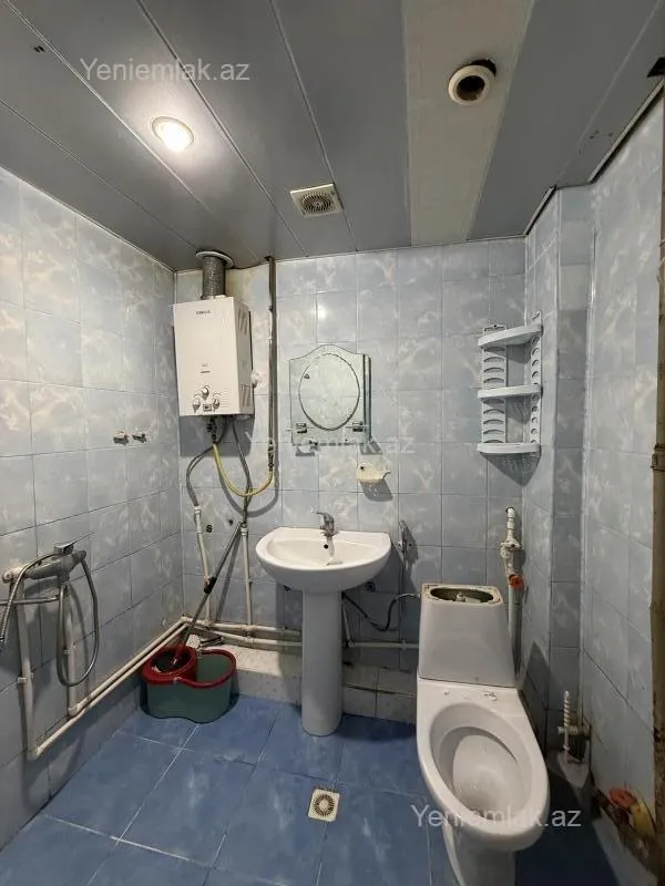 Satılır 1 otaqlı köhnə tikili 42 m²