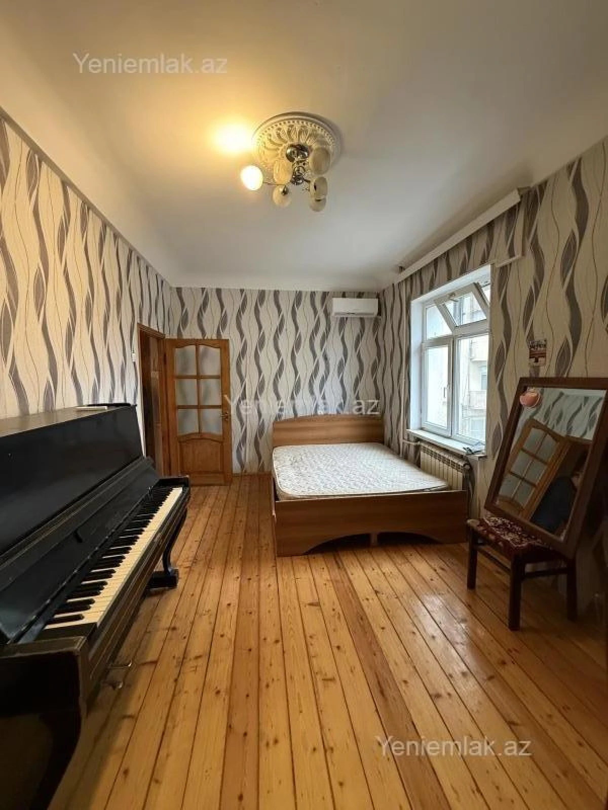 Satılır 1 otaqlı köhnə tikili 42 m²