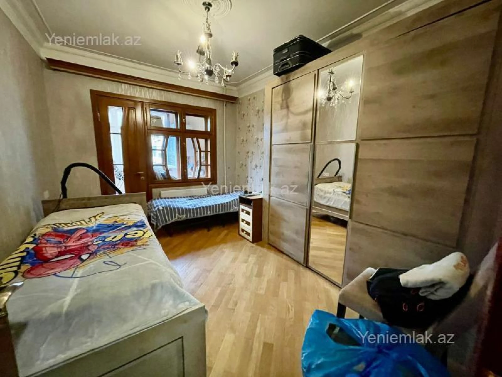 Satılır 3 otaqlı köhnə tikili 90 m²