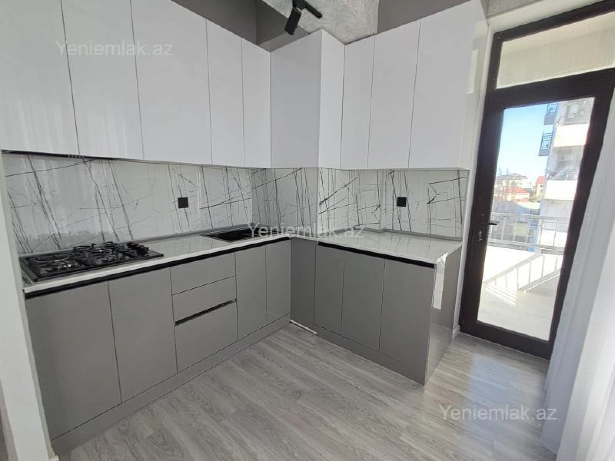 Satılır 3 otaqlı yeni tikili 74 m²