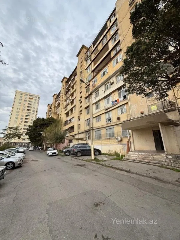 Satılır 4 otaqlı köhnə tikili 105 m²