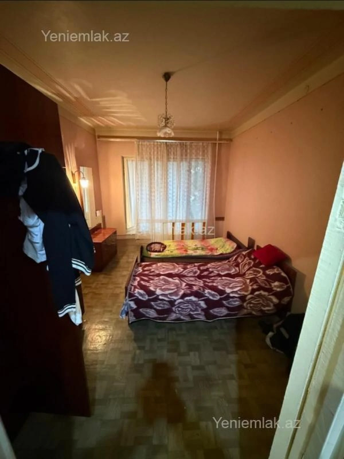 Satılır 4 otaqlı köhnə tikili 105 m²