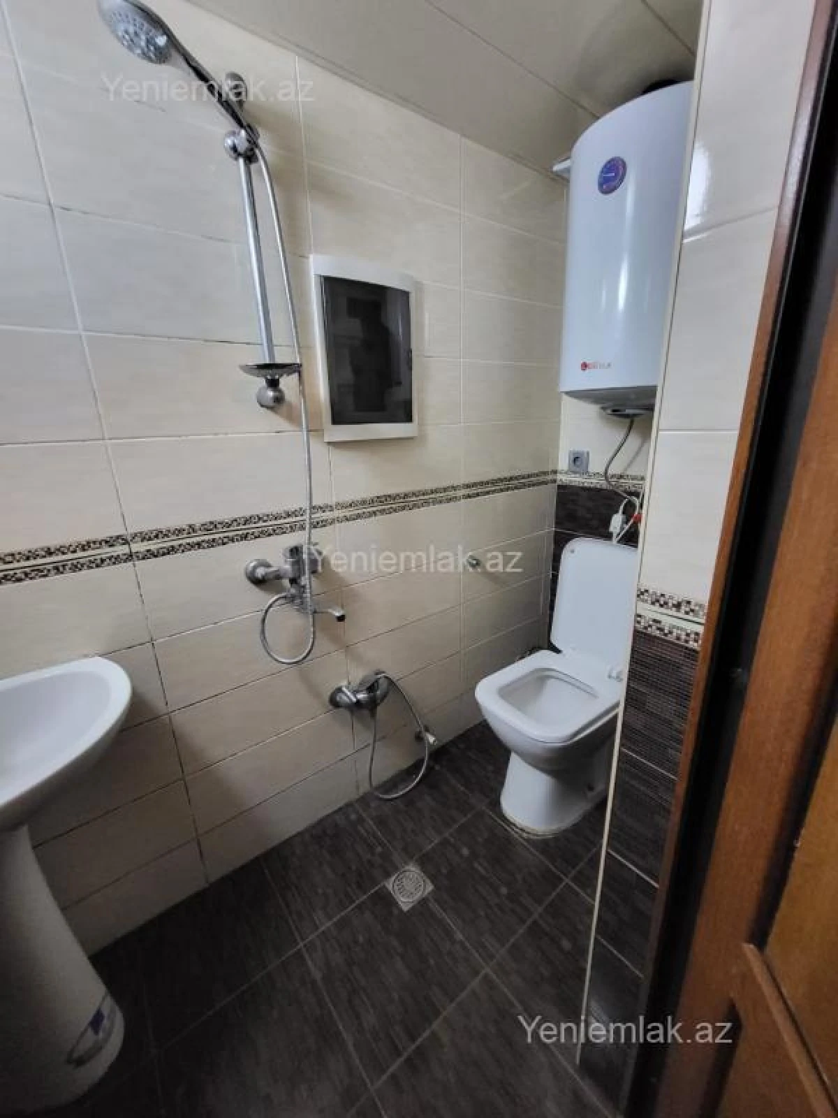 Satılır 1 otaqlı köhnə tikili 40 m²