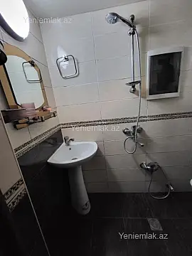 Satılır 1 otaqlı köhnə tikili 40 m²