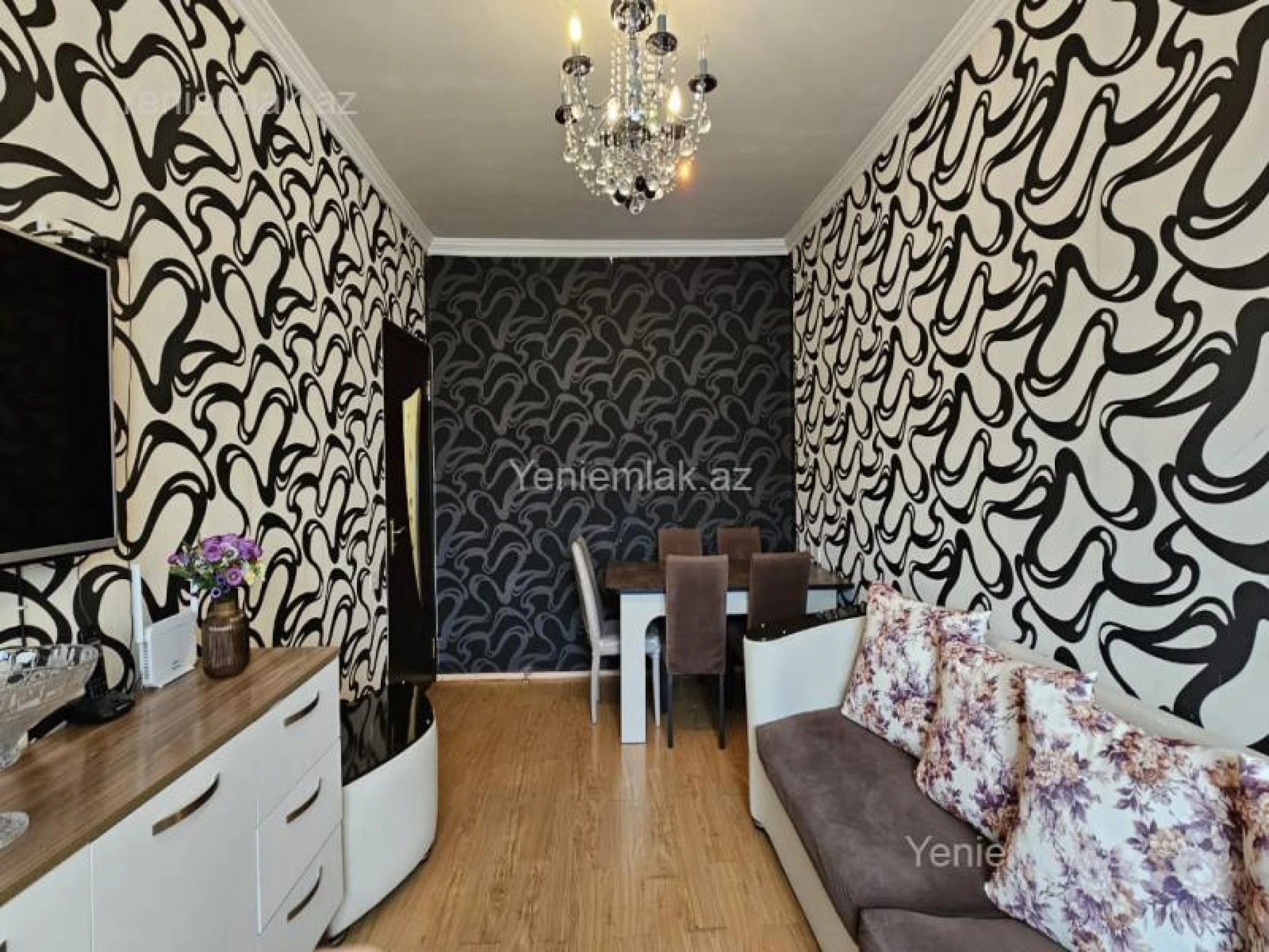 Satılır 2 otaqlı köhnə tikili 65 m²