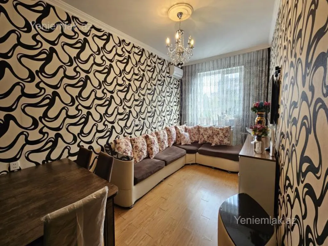 Satılır 2 otaqlı köhnə tikili 65 m²