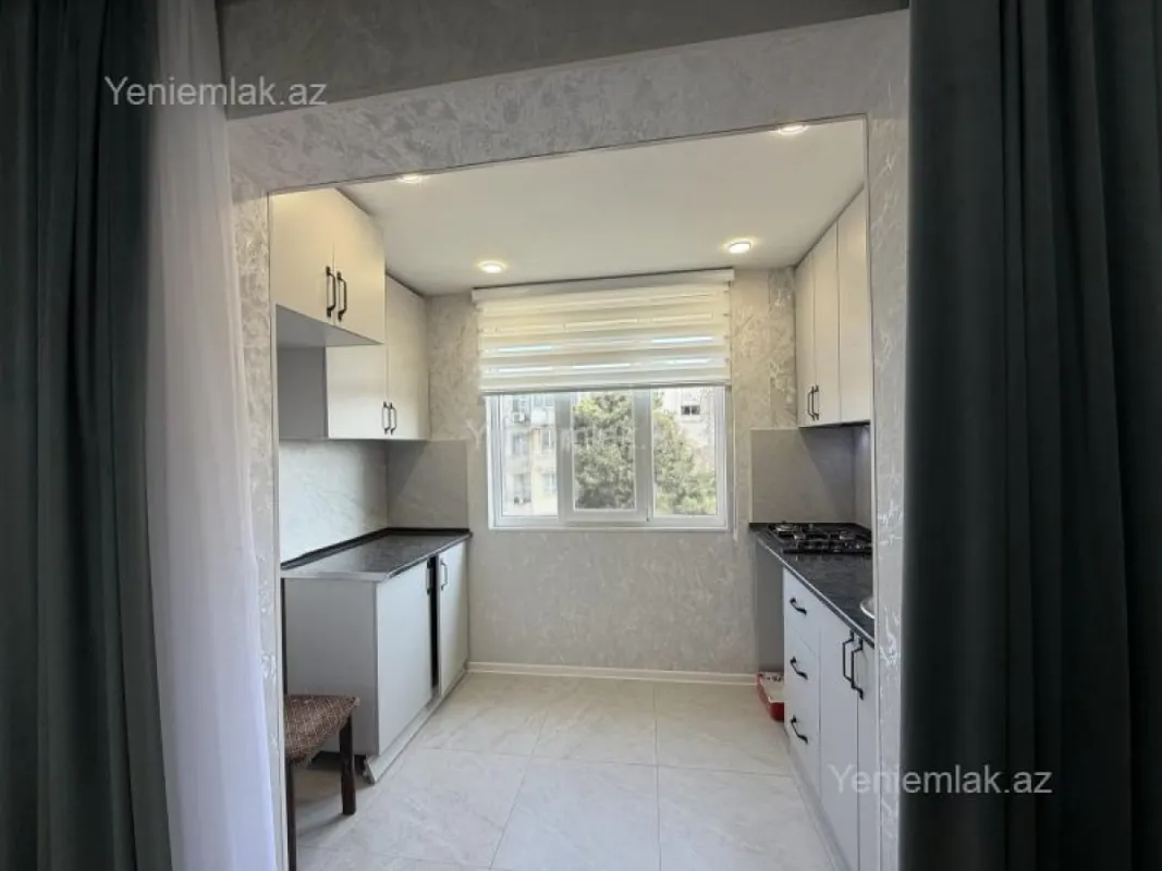 Satılır 1 otaqlı köhnə tikili 35 m²