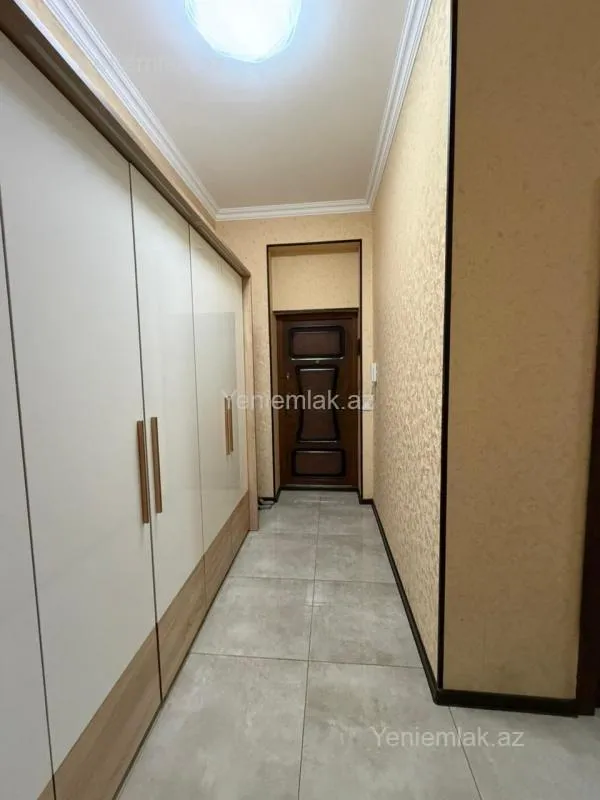 Satılır 3 otaqlı yeni tikili 130 m²