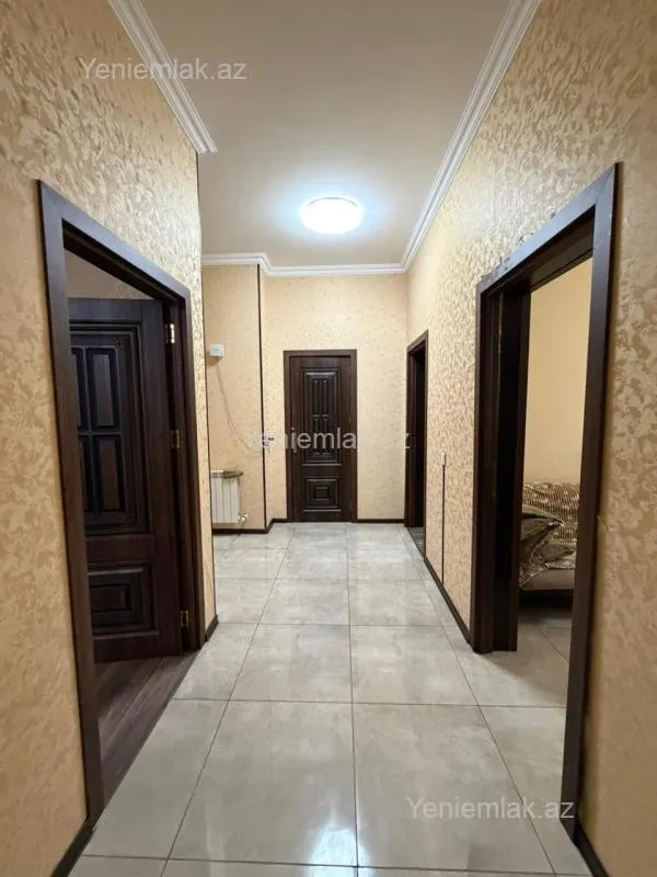 Satılır 3 otaqlı yeni tikili 130 m²