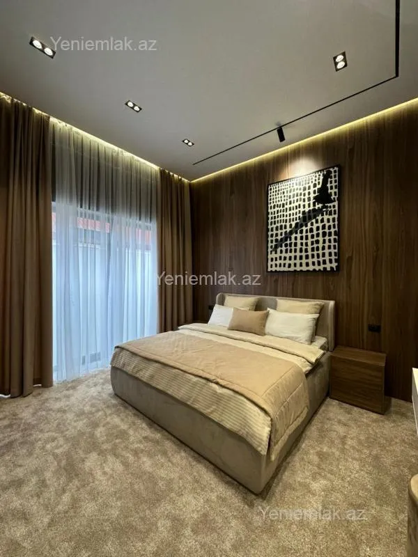 Satılır 5 otaqlı həyət evi 250 m²