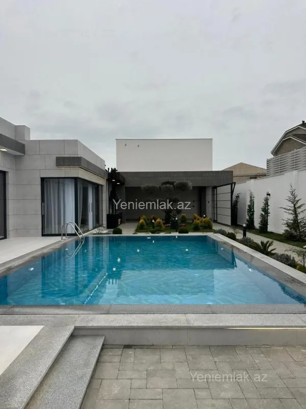 Satılır 5 otaqlı həyət evi 250 m²