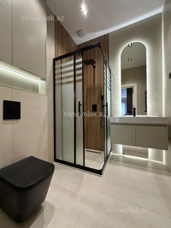 Satılır 5 otaqlı həyət evi 250 m²