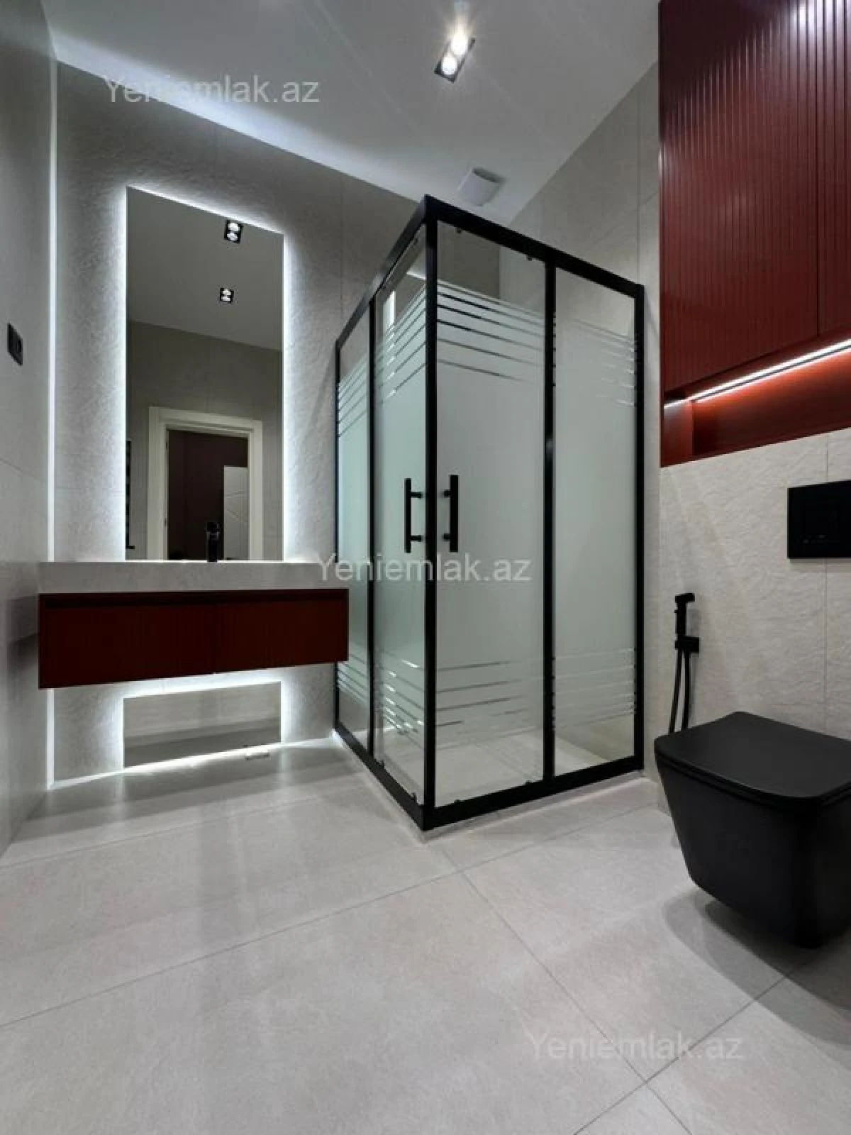 Satılır 5 otaqlı həyət evi 250 m²