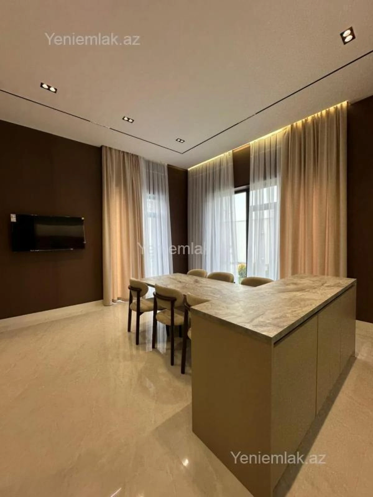 Satılır 5 otaqlı həyət evi 250 m²