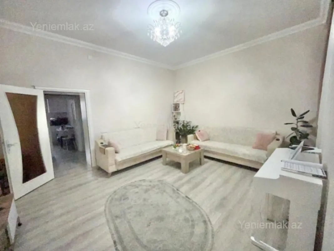 Satılır 3 otaqlı köhnə tikili 75 m²
