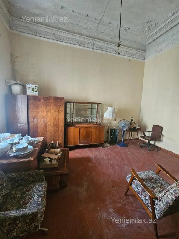 Satılır 3 otaqlı köhnə tikili 90 m²