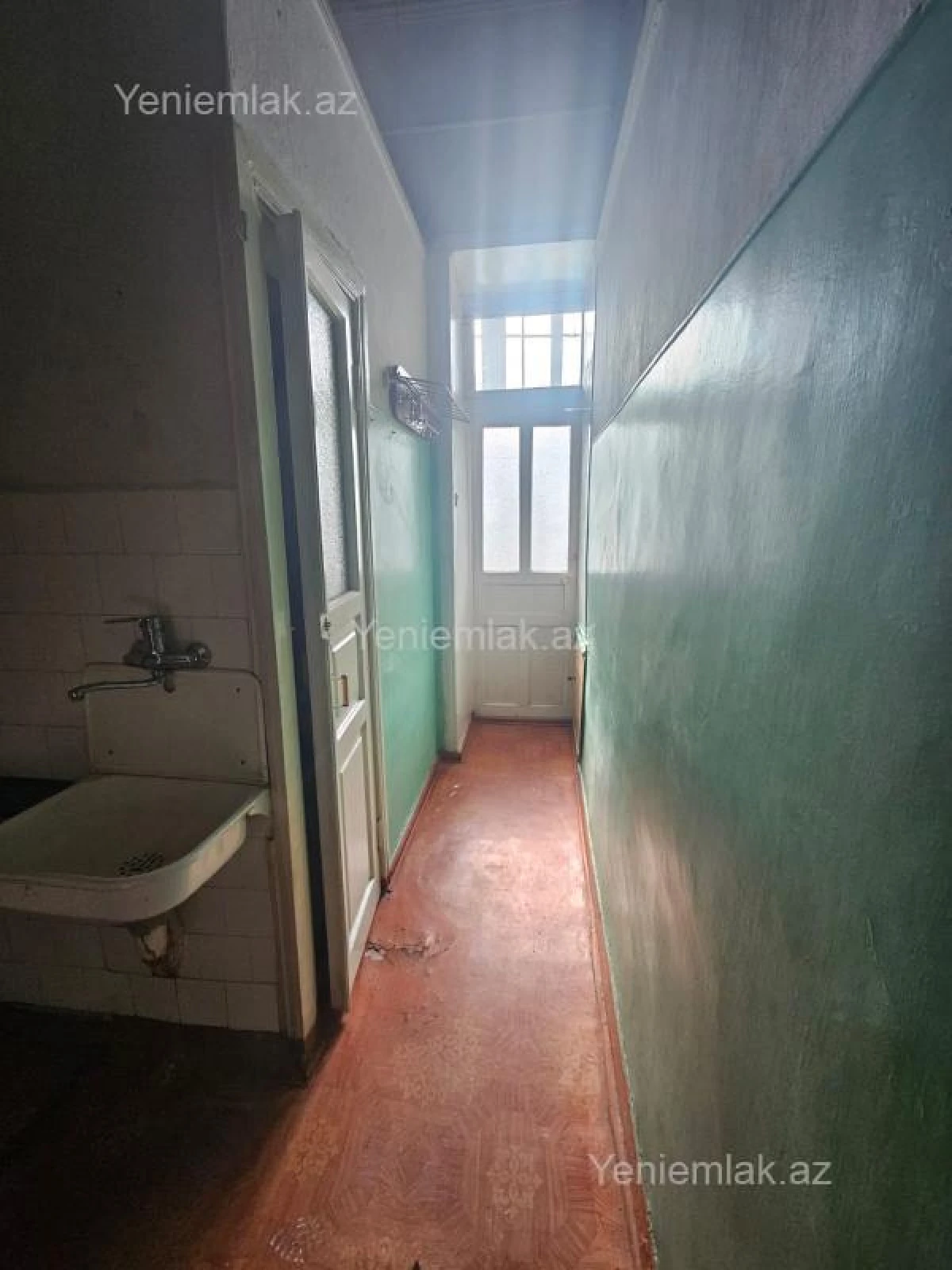 Satılır 3 otaqlı köhnə tikili 90 m²
