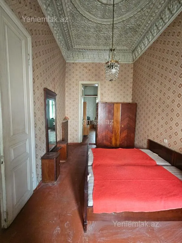 Satılır 3 otaqlı köhnə tikili 90 m²