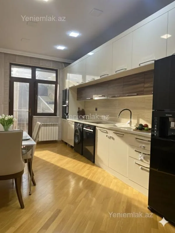 Satılır 3 otaqlı yeni tikili 120 m²