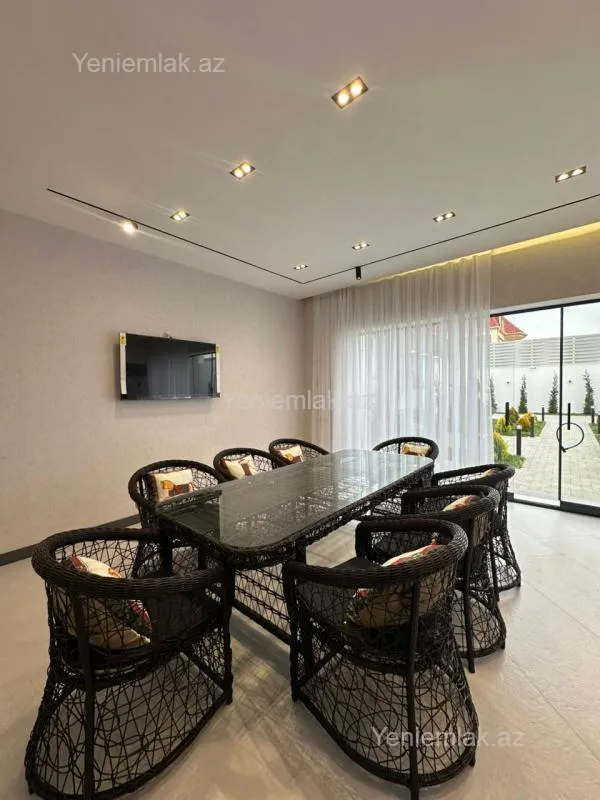 Satılır 5 otaqlı həyət evi 250 m²