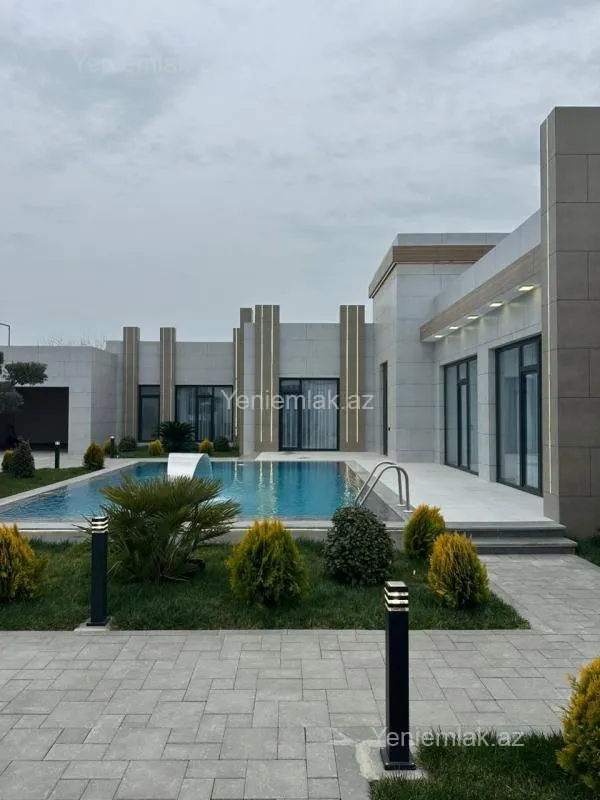 Satılır 5 otaqlı həyət evi 250 m²